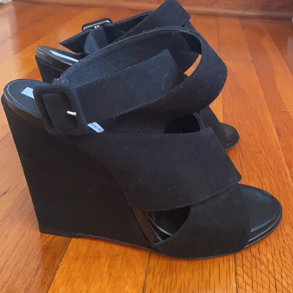Diane Von Furstenberg Black Suede Strap Wedge Women’s Size 6.5 - Picture 2 of 6
